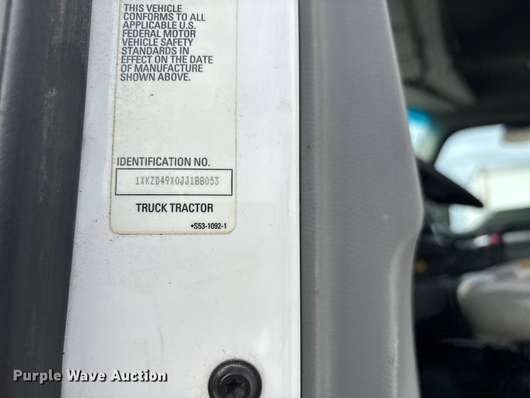 image for item ER3402 2018 Kenworth T880 semi truck