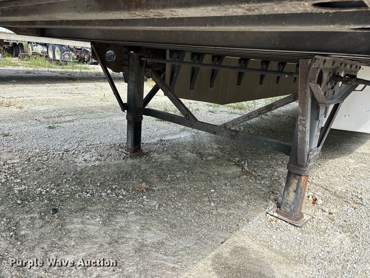 image for item ER3407 2011 Wabash dry van trailer