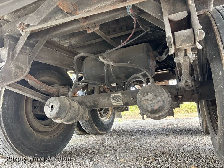 image for item ER3407 2011 Wabash dry van trailer