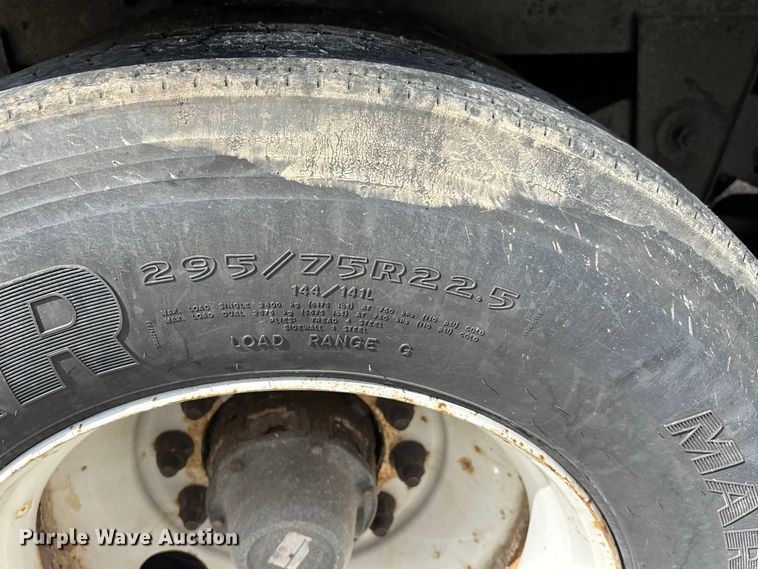 image for item ER3407 2011 Wabash dry van trailer