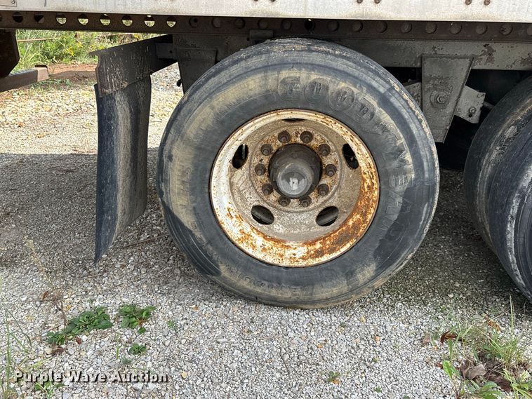 image for item ER3407 2011 Wabash dry van trailer