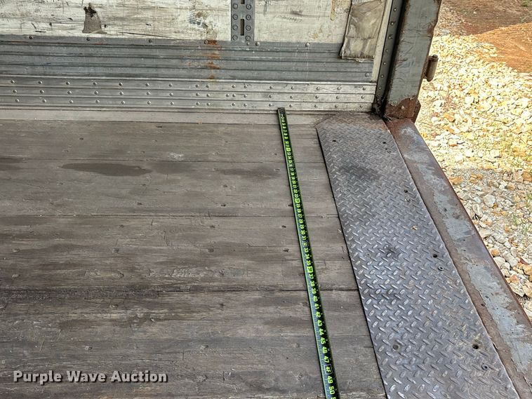 image for item ER3408 2011 Wabash dry van trailer