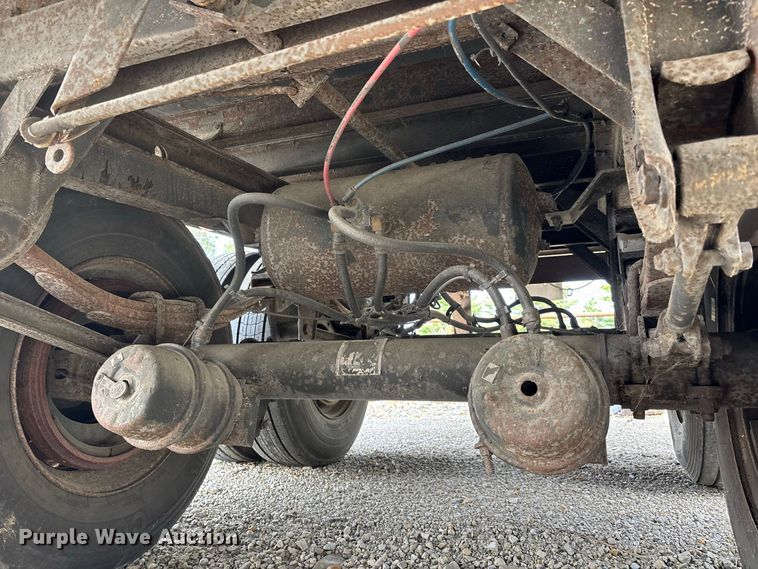 image for item ER3408 2011 Wabash dry van trailer
