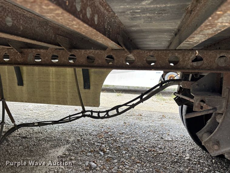 image for item ER3408 2011 Wabash dry van trailer