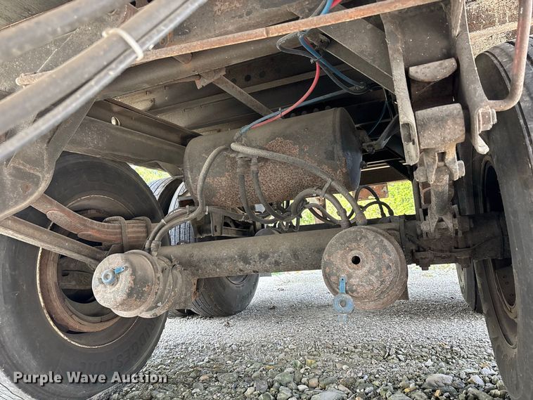 image for item ER3411 2011 Wabash dry van trailer