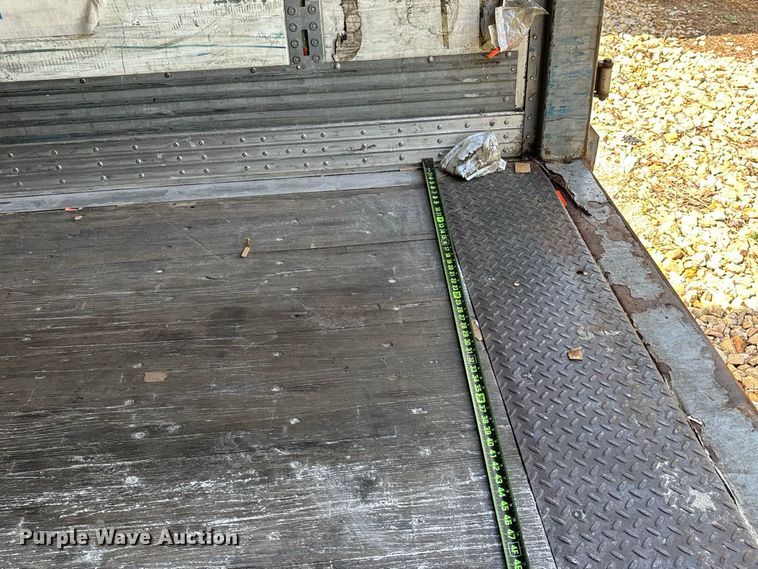 image for item ER3411 2011 Wabash dry van trailer