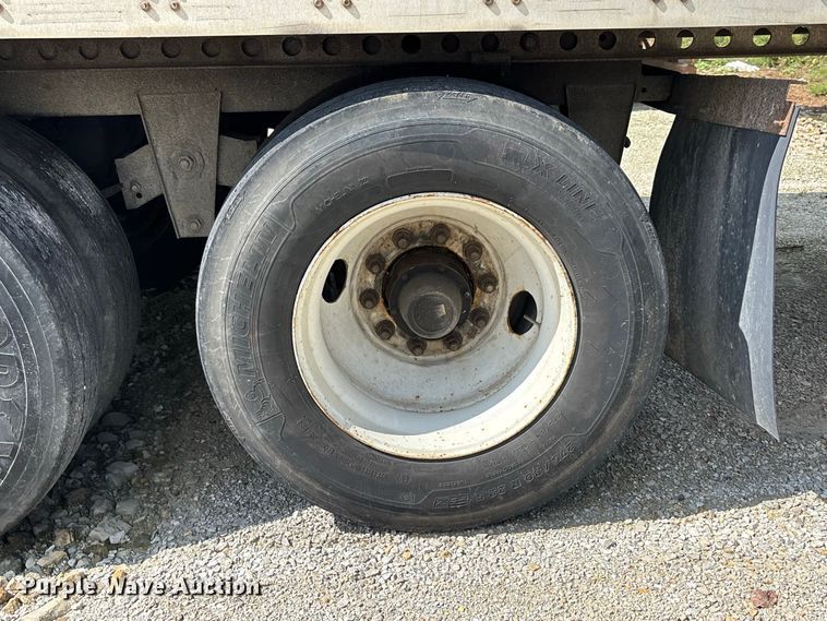 image for item ER3411 2011 Wabash dry van trailer