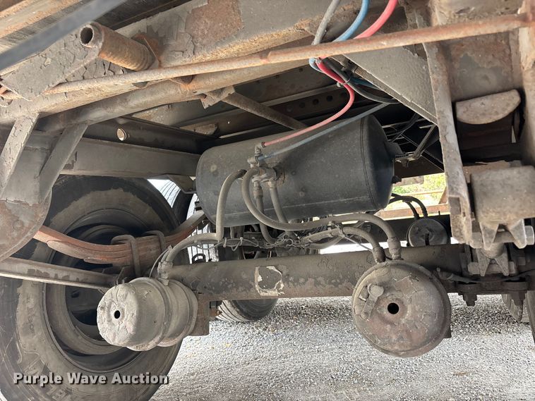 image for item ER3412 2011 Wabash dry van trailer