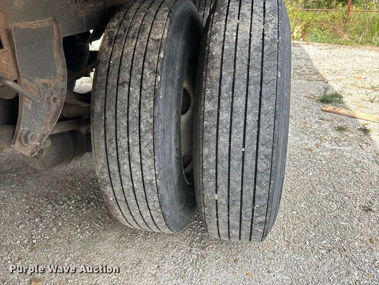 image for item ER3412 2011 Wabash dry van trailer