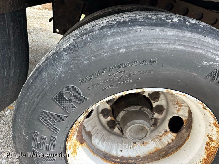 image for item ER3412 2011 Wabash dry van trailer