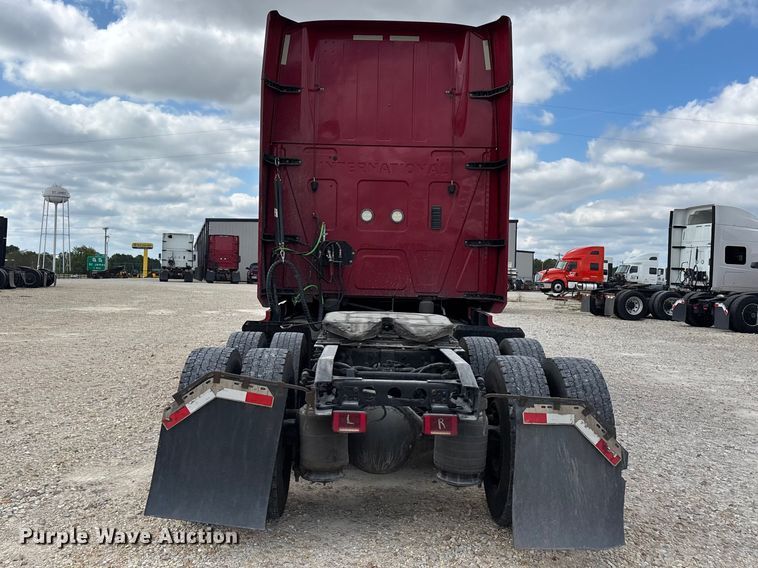 image for item ER3415 2018 International LT625 semi truck