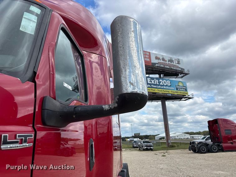 image for item ER3415 2018 International LT625 semi truck