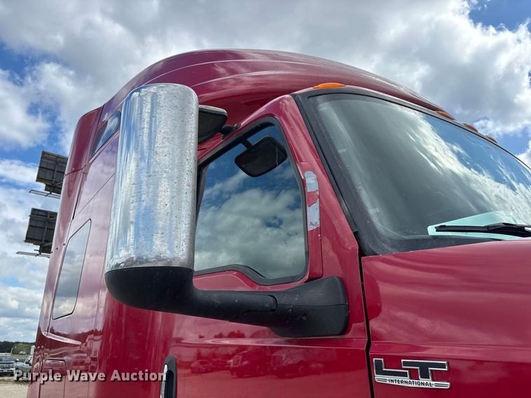 image for item ER3415 2018 International LT625 semi truck