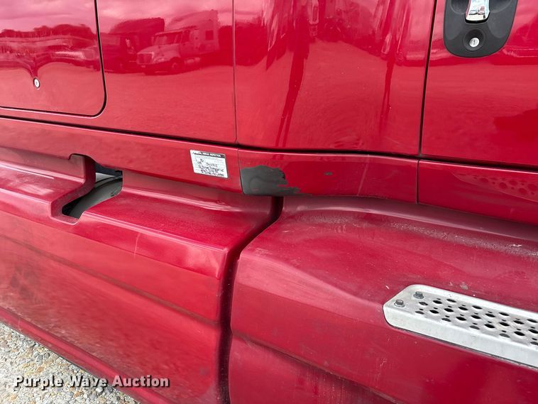 image for item ER3415 2018 International LT625 semi truck