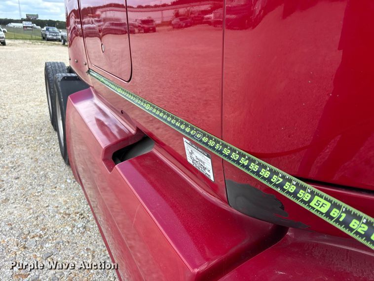 image for item ER3415 2018 International LT625 semi truck