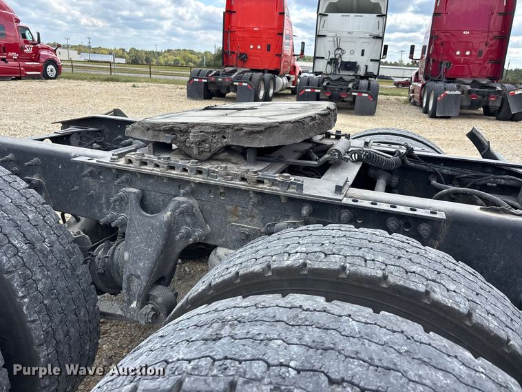 image for item ER3415 2018 International LT625 semi truck