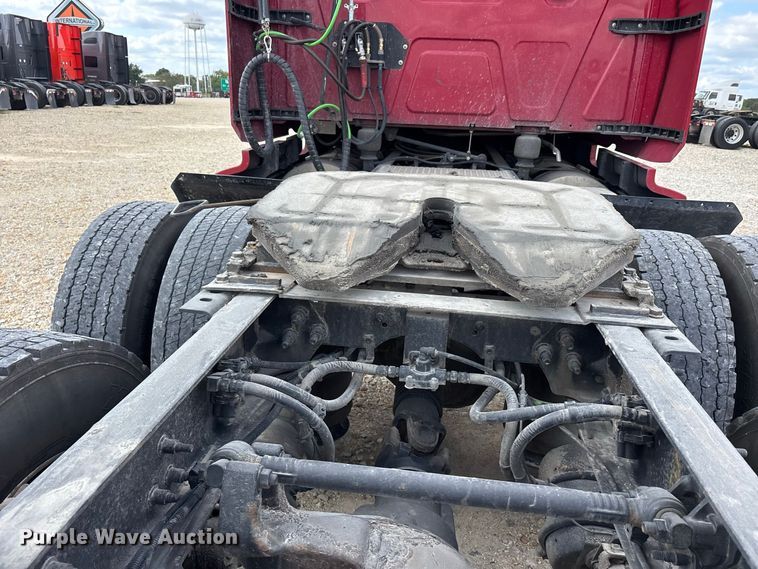 image for item ER3415 2018 International LT625 semi truck