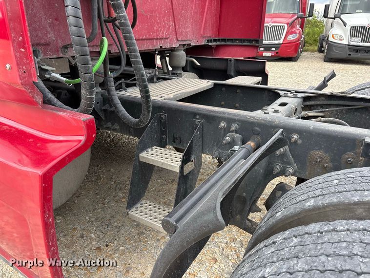 image for item ER3415 2018 International LT625 semi truck