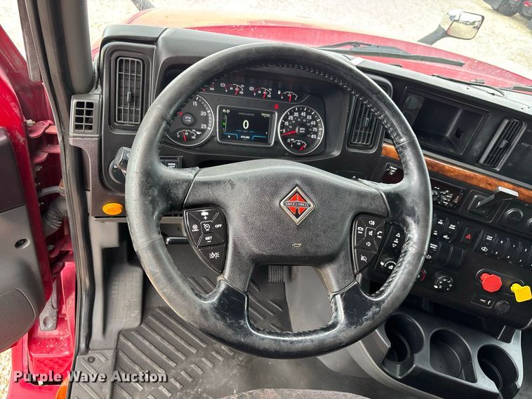 image for item ER3415 2018 International LT625 semi truck