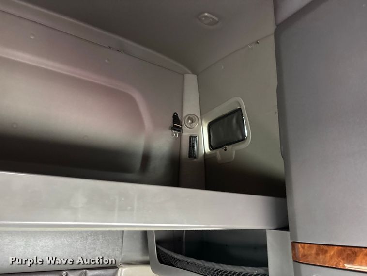 image for item ER3415 2018 International LT625 semi truck