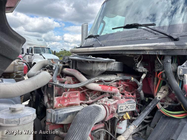 image for item ER3415 2018 International LT625 semi truck