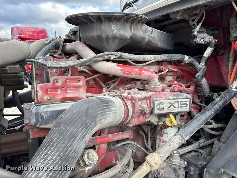 image for item ER3415 2018 International LT625 semi truck
