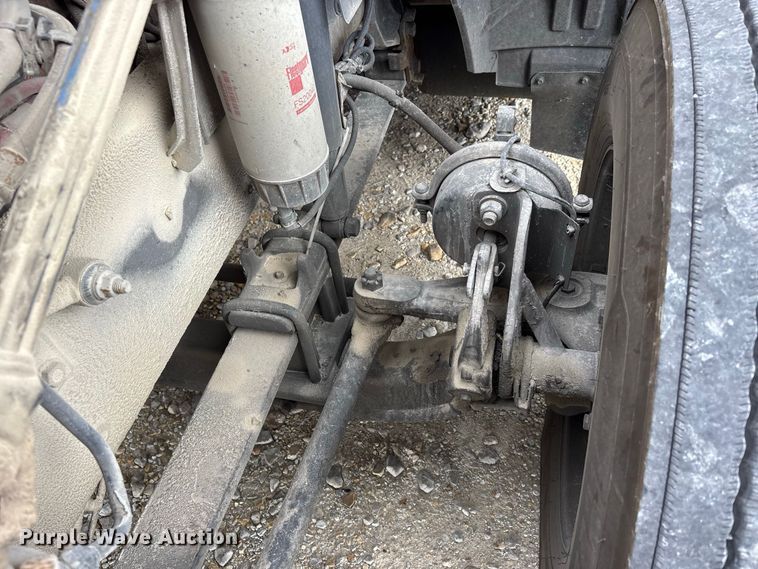 image for item ER3415 2018 International LT625 semi truck