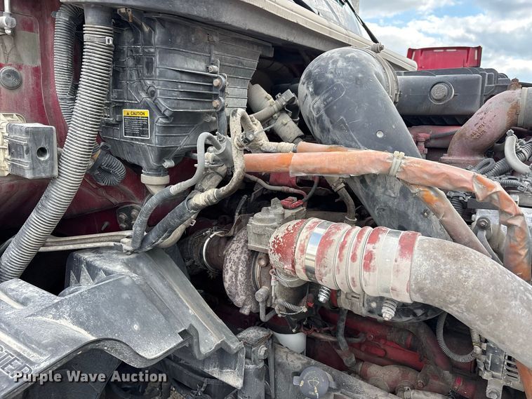 image for item ER3415 2018 International LT625 semi truck