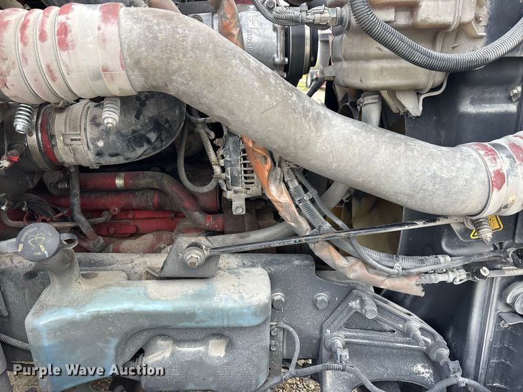 image for item ER3415 2018 International LT625 semi truck