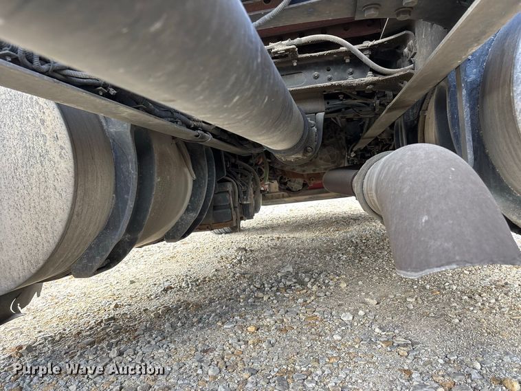 image for item ER3415 2018 International LT625 semi truck