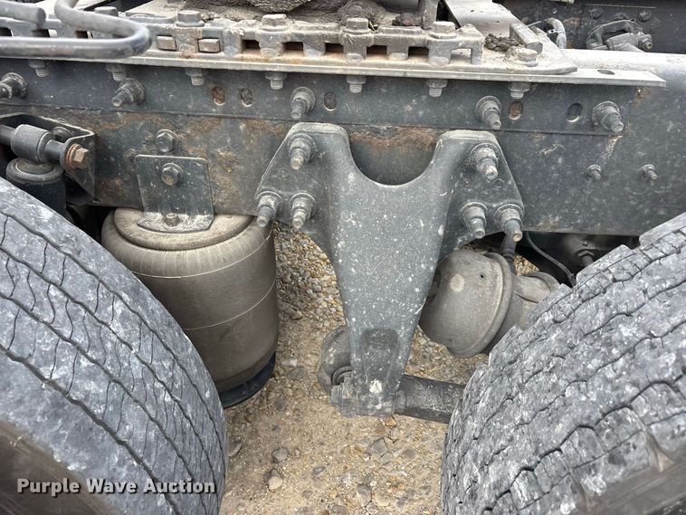 image for item ER3415 2018 International LT625 semi truck