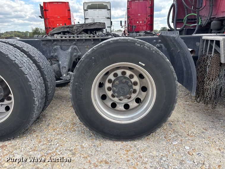 image for item ER3415 2018 International LT625 semi truck