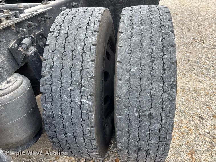 image for item ER3415 2018 International LT625 semi truck