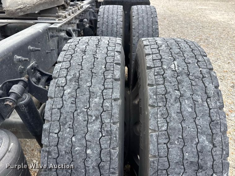 image for item ER3415 2018 International LT625 semi truck