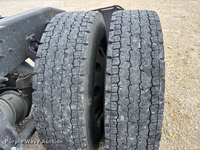image for item ER3415 2018 International LT625 semi truck