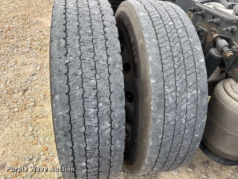 image for item ER3415 2018 International LT625 semi truck