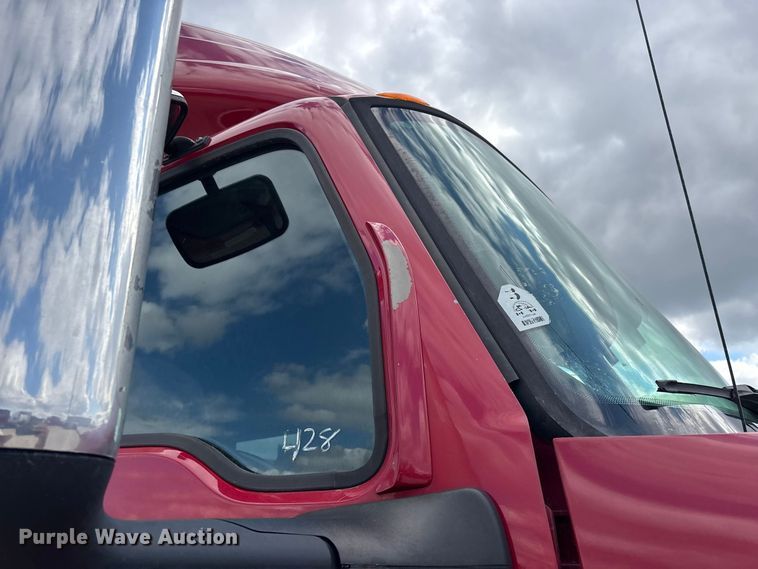 image for item ER3416 2018 International LT625 semi truck