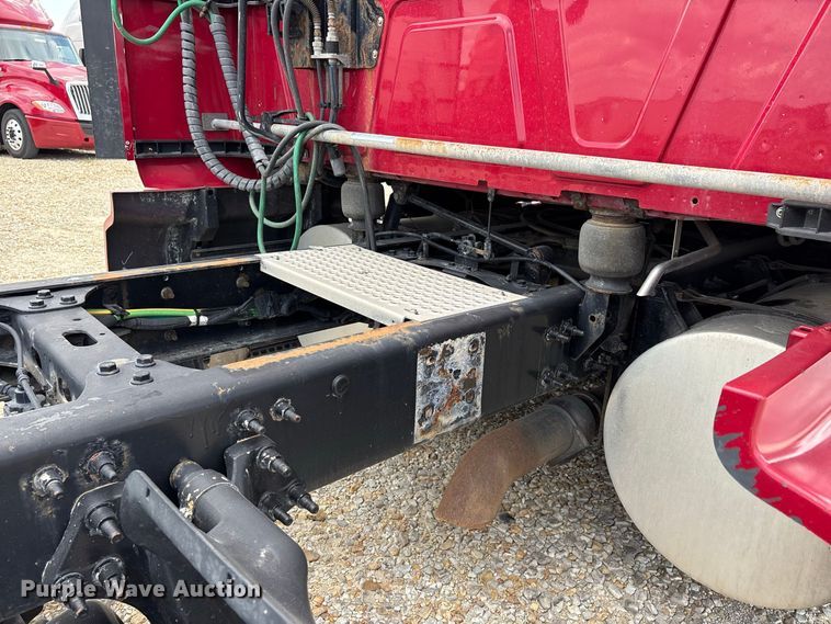 image for item ER3416 2018 International LT625 semi truck