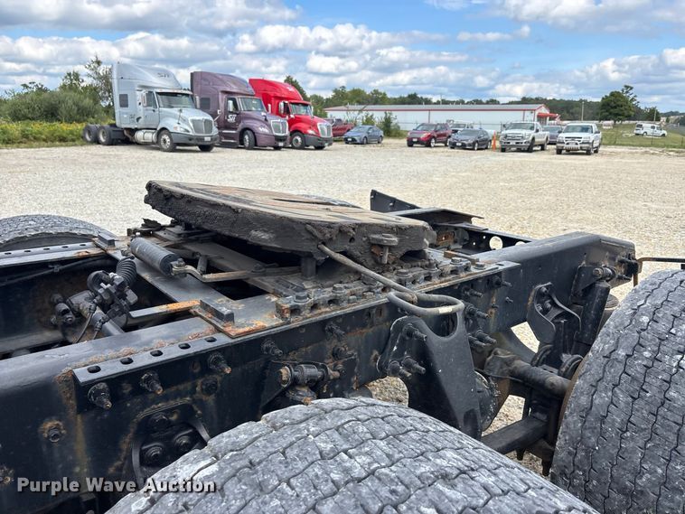 image for item ER3416 2018 International LT625 semi truck