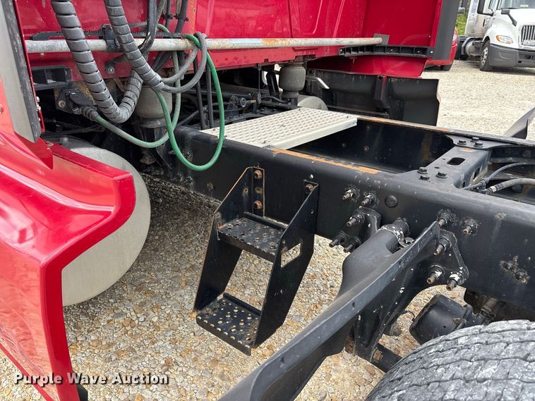 image for item ER3416 2018 International LT625 semi truck