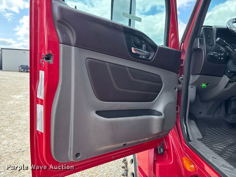 image for item ER3416 2018 International LT625 semi truck