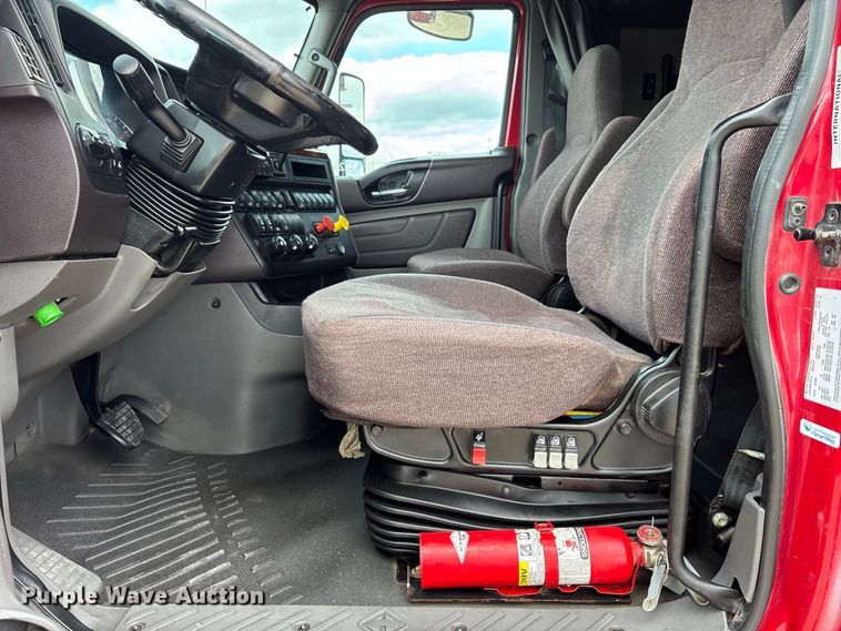 image for item ER3416 2018 International LT625 semi truck