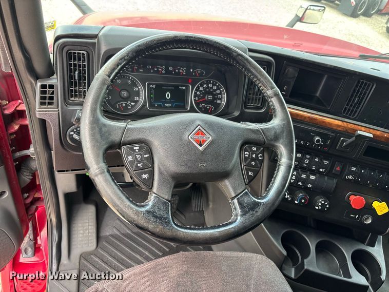image for item ER3416 2018 International LT625 semi truck