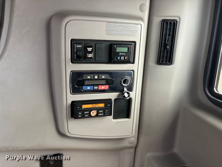 image for item ER3416 2018 International LT625 semi truck