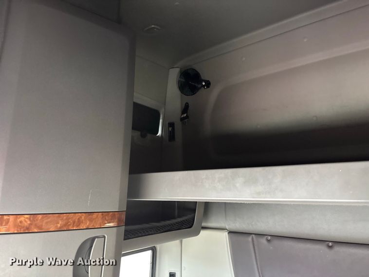 image for item ER3416 2018 International LT625 semi truck