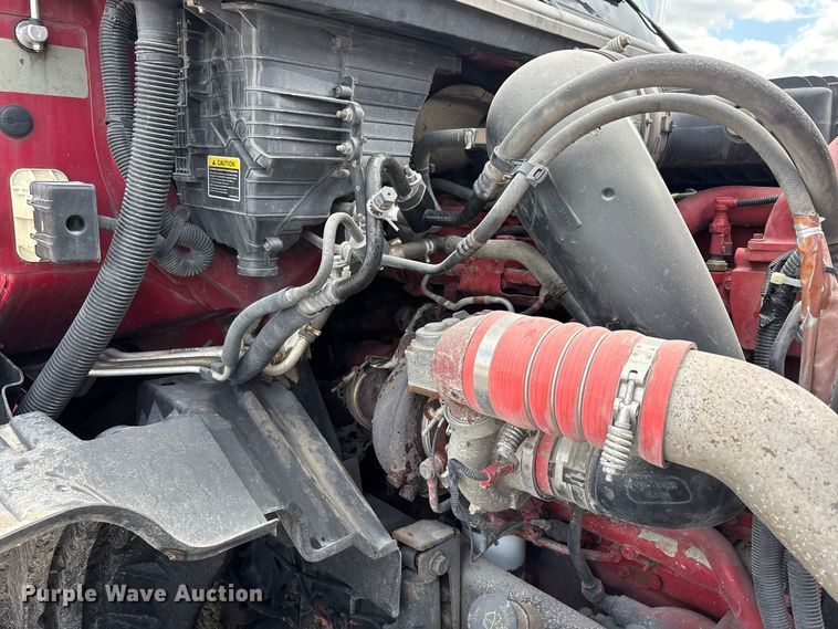 image for item ER3416 2018 International LT625 semi truck
