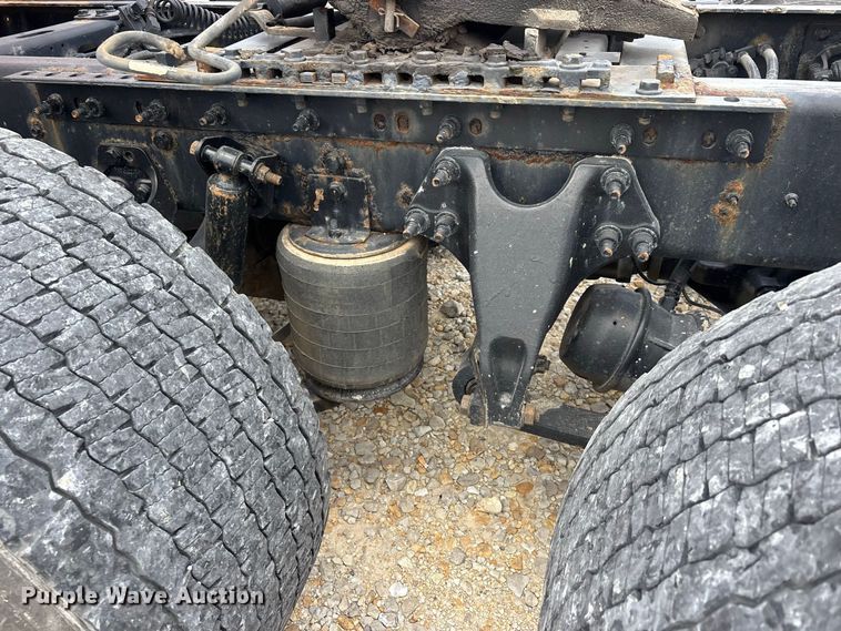 image for item ER3416 2018 International LT625 semi truck