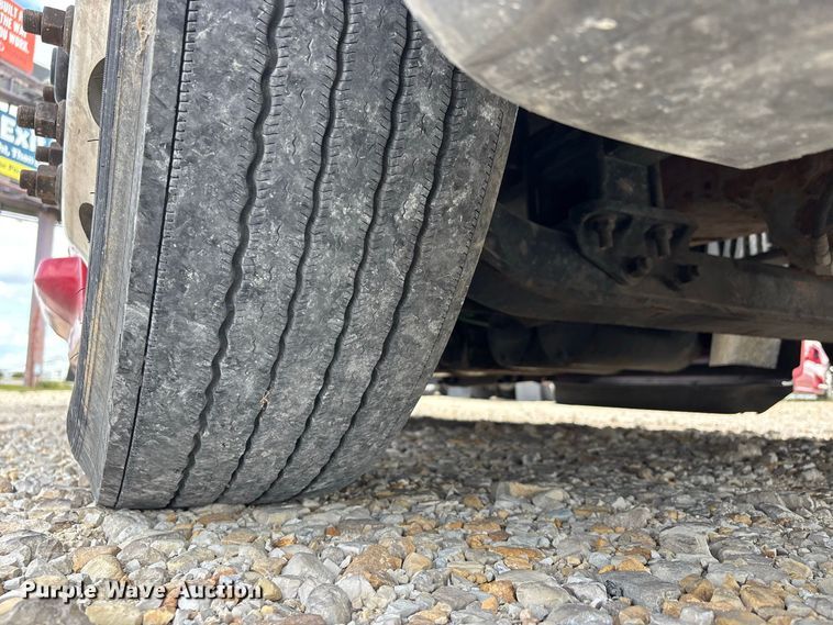 image for item ER3416 2018 International LT625 semi truck