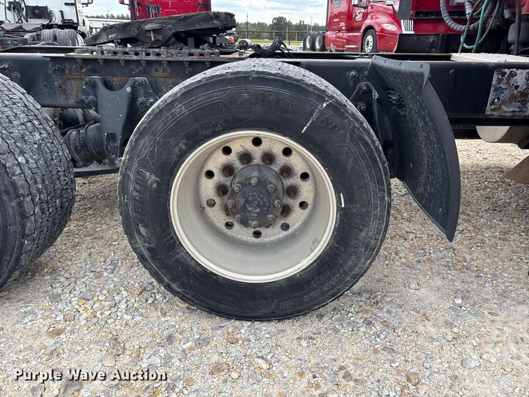 image for item ER3416 2018 International LT625 semi truck