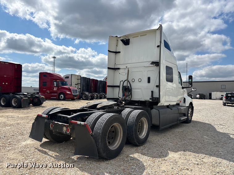 image for item ER3417 2018 International LT625 semi truck